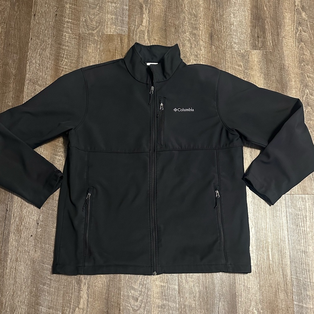 Columbia Men's Black Performance Jacket